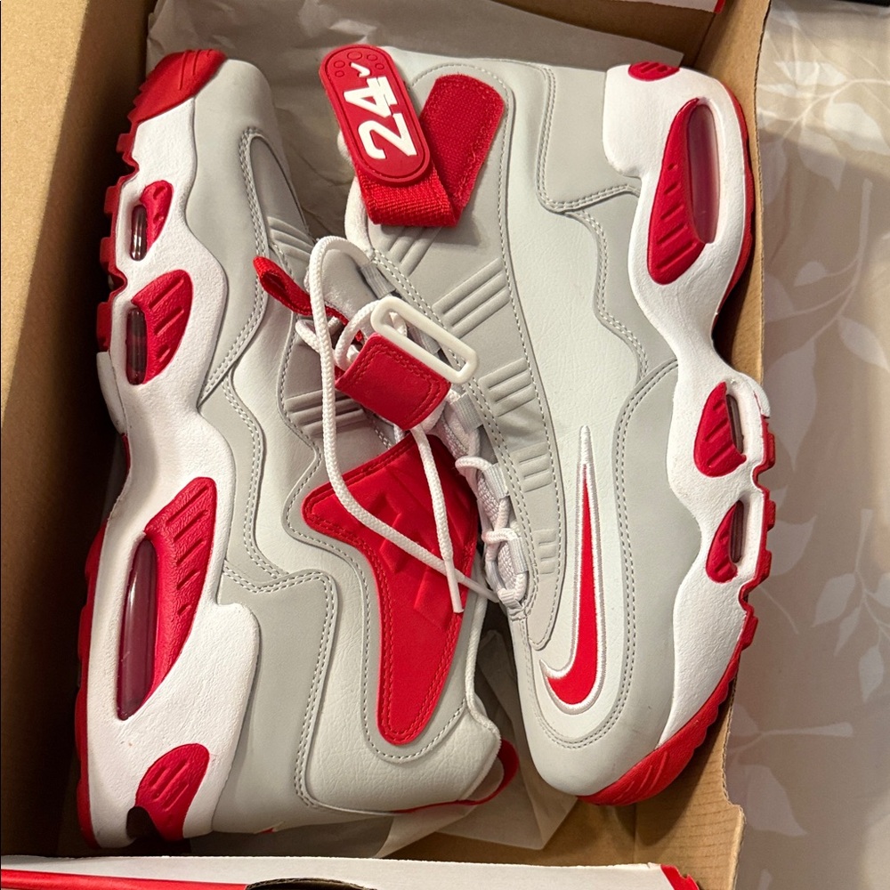 Nike Air Griffey Max 1 'Cincinnati Reds Away' size 10.5 men’s - Picture 7 of 8